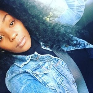 Meet your Posher, Janiya